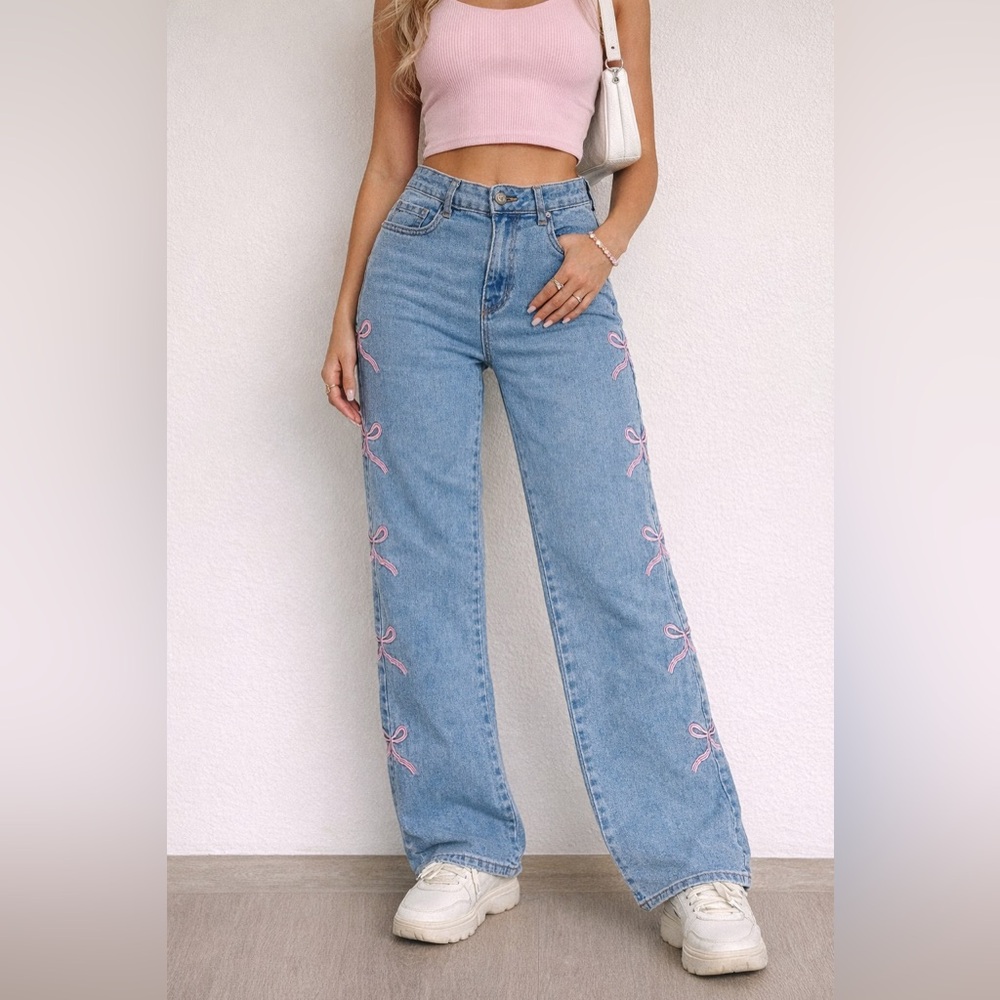 Gogo Jeans W Pink Embroidered Bows On Sides Wide Leg, Size 7/28